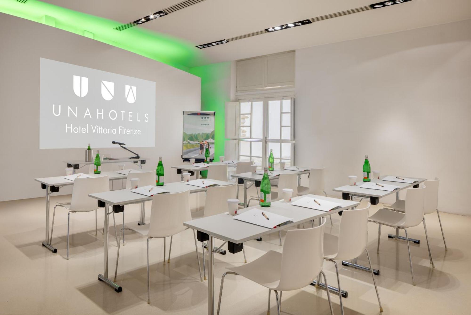 Hotel Unahotels Vittoria 4*