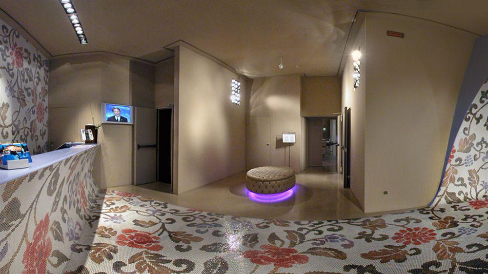 Hotel Unahotels Vittoria 4*